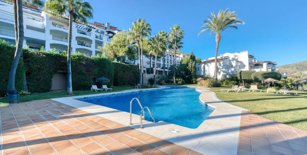 Sale of middle floor apartment in La Quinta 1