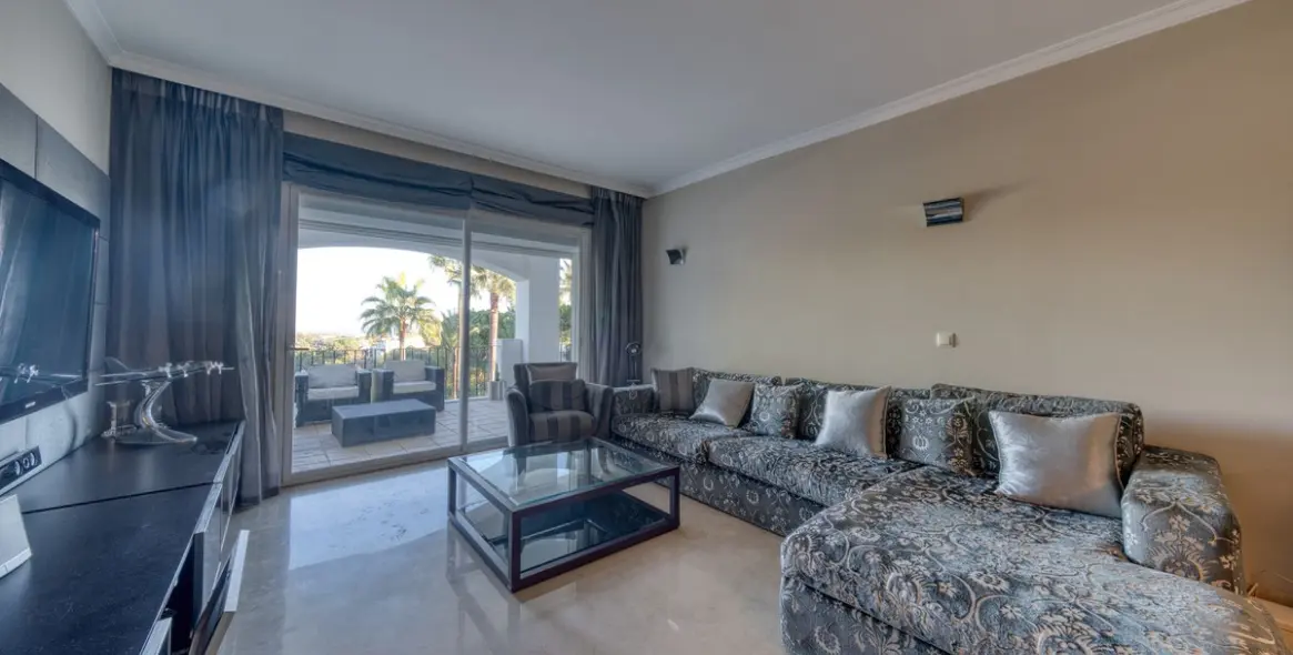 Sale of middle floor apartment in La Quinta 5