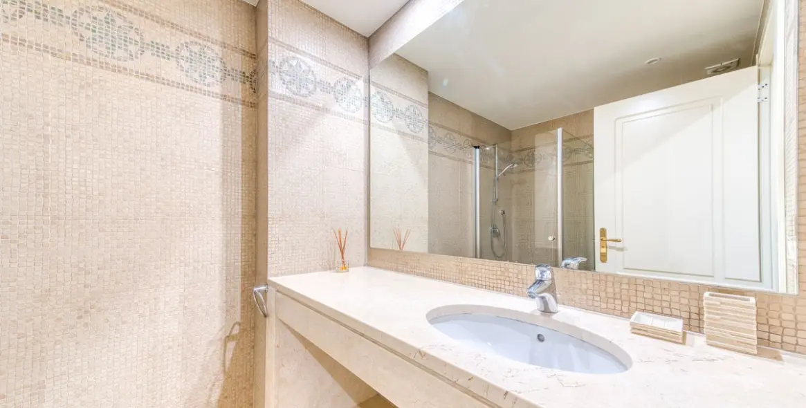 Sale of middle floor apartment in La Quinta 17