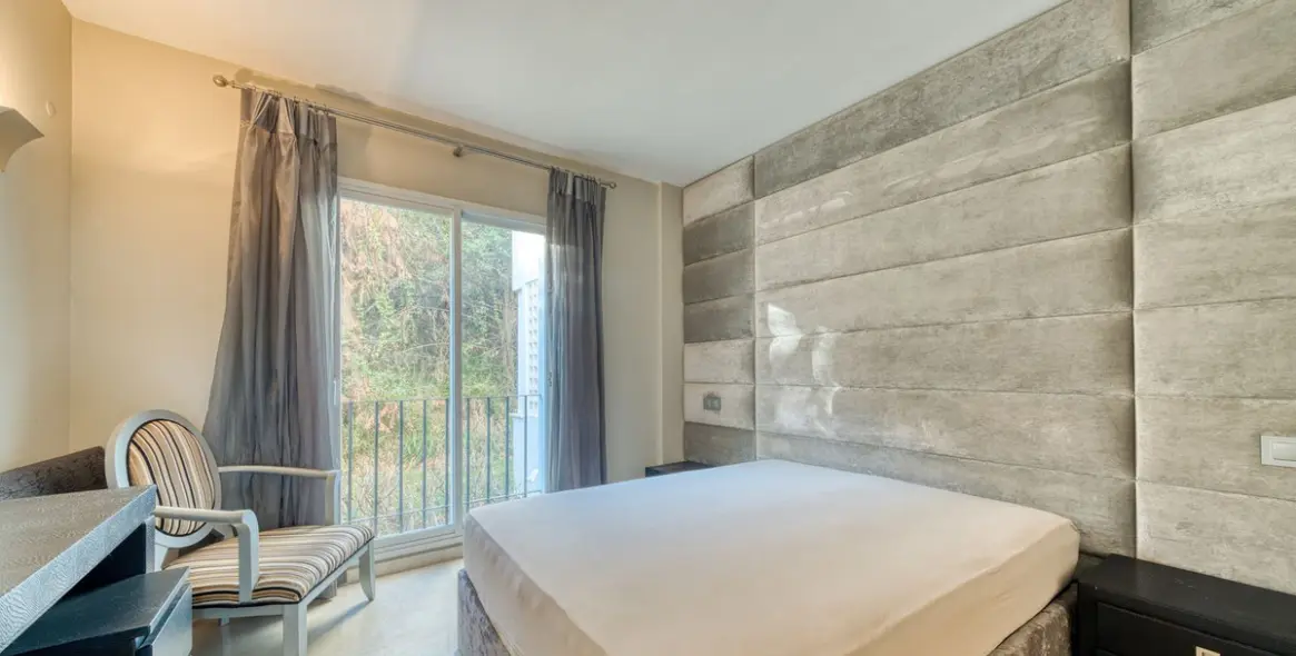 Sale of middle floor apartment in La Quinta 19