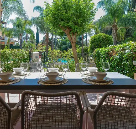 Продажа апартаментов на первом этаже в Nueva Andalucía