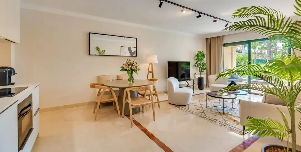 Продажа апартаментов на первом этаже в Nueva Andalucía 6