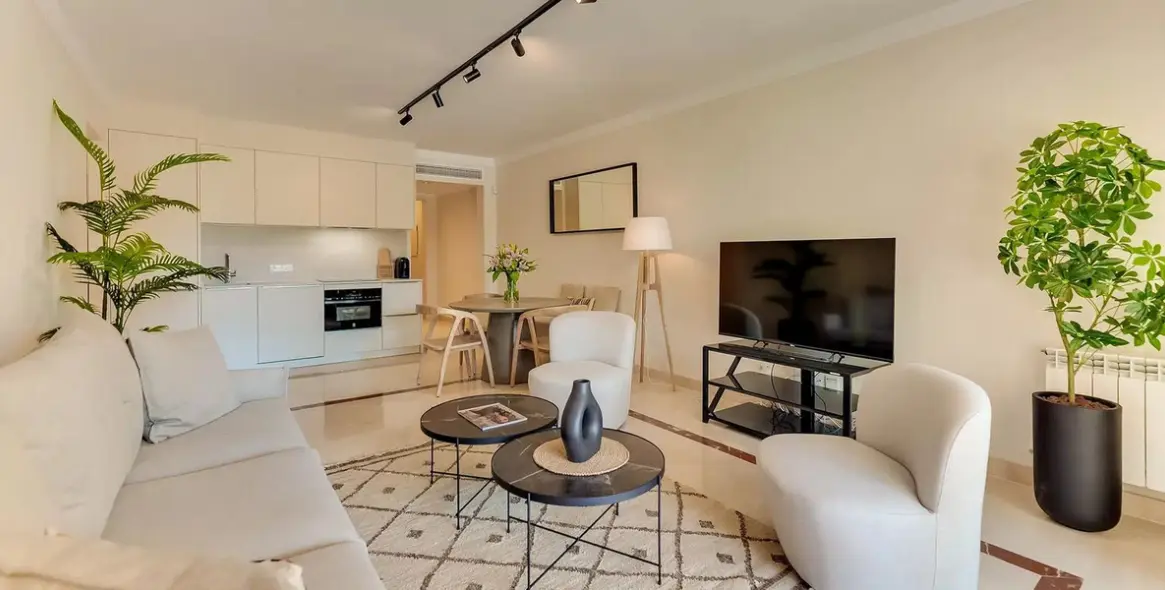 Продажа апартаментов на первом этаже в Nueva Andalucía 11