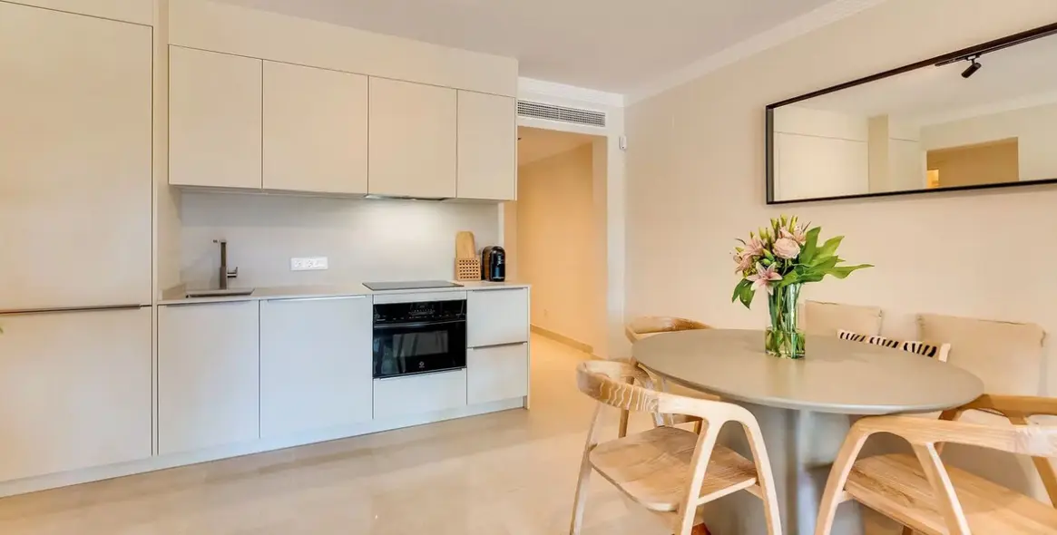 Продажа апартаментов на первом этаже в Nueva Andalucía 16