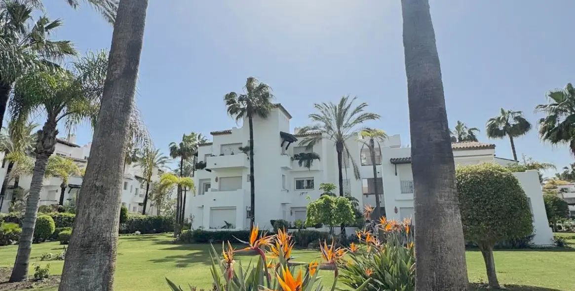 Продажа апартаментов на первом этаже в Costalita 56