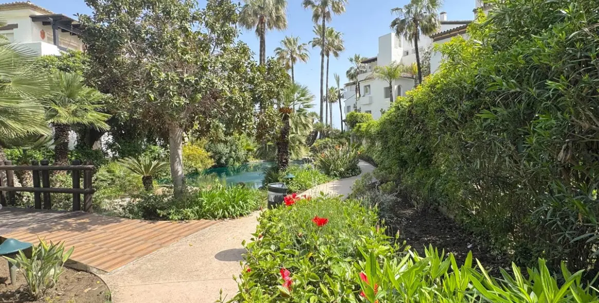 Продажа апартаментов на первом этаже в Costalita 58