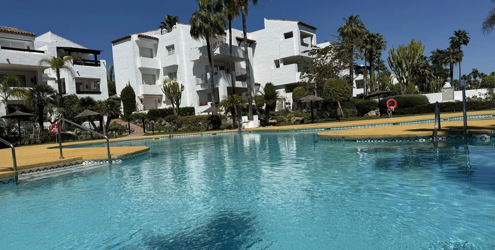 Sale of ground floor apartment in Costalita 1