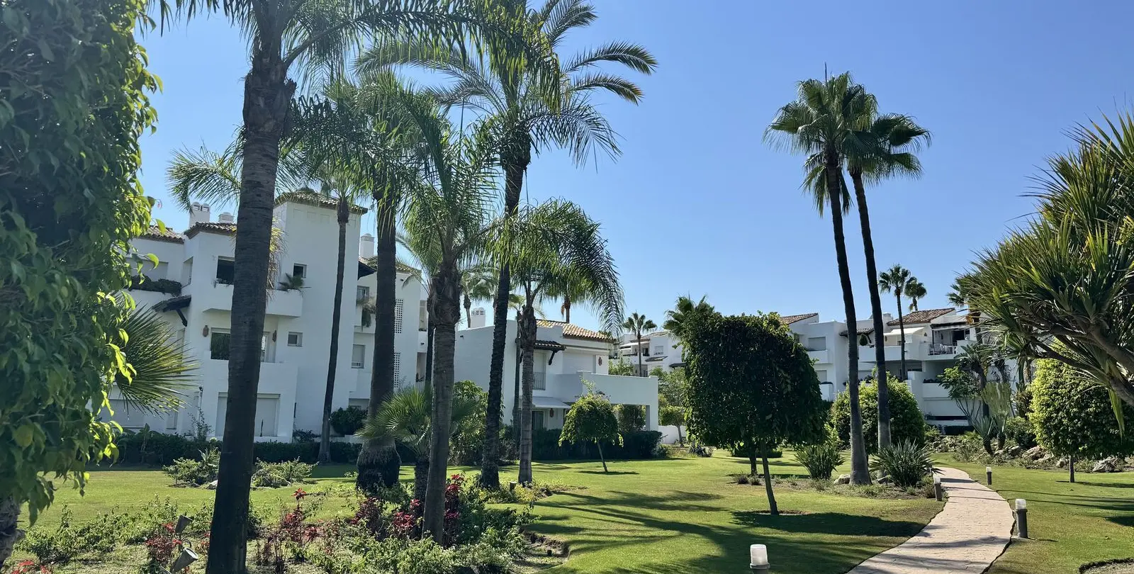 Sale of ground floor apartment in Costalita 5