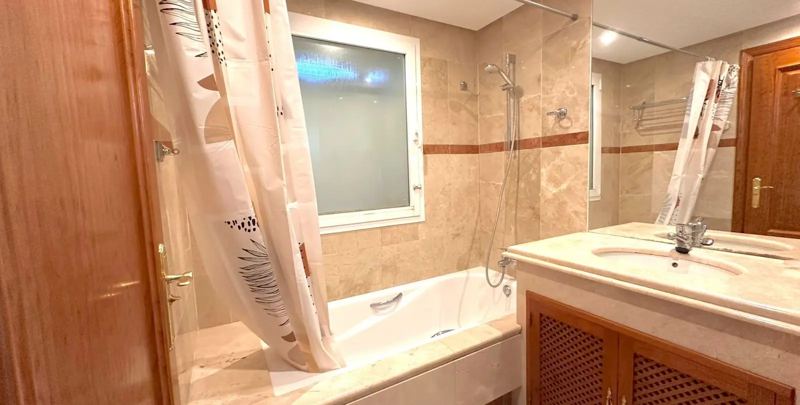 Sale of ground floor apartment in Costalita 16