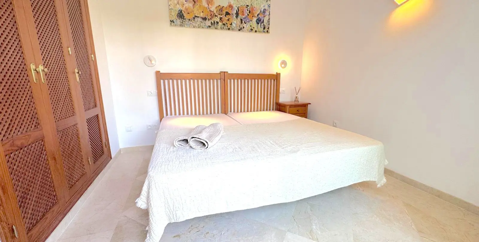Sale of ground floor apartment in Costalita 19