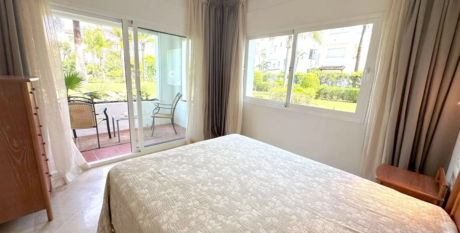 Sale of ground floor apartment in Costalita 25