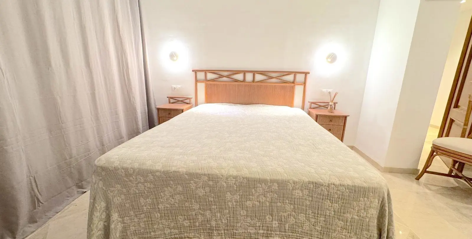 Sale of ground floor apartment in Costalita 28