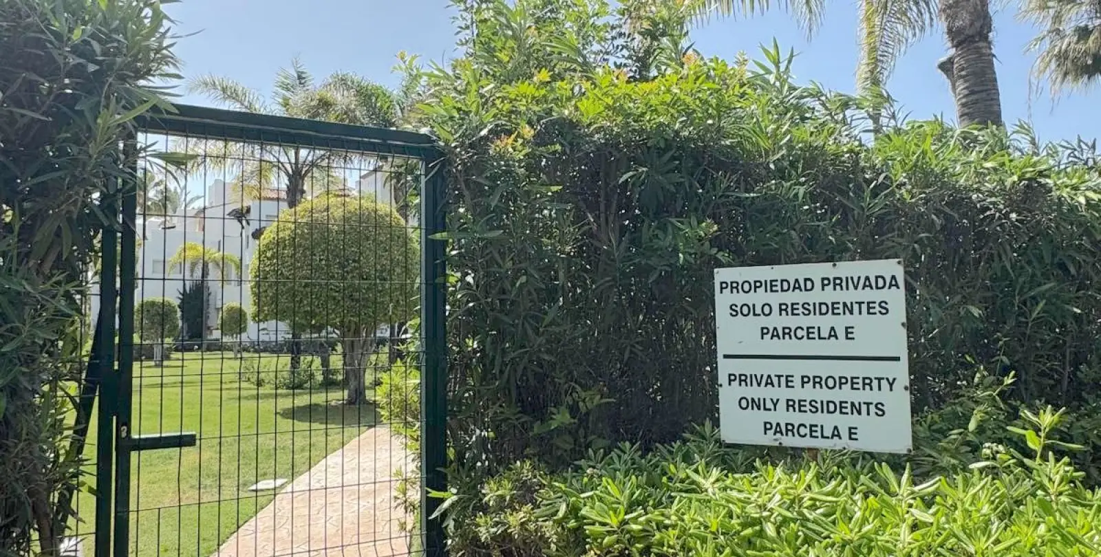 Sale of ground floor apartment in Costalita 57