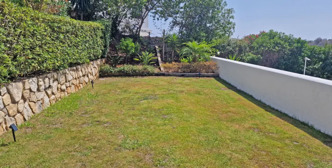 Продажа таунхауса в Calahonda 28