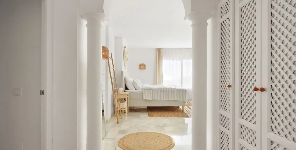 Sale of penthouse duplex in Reserva de Marbella 10