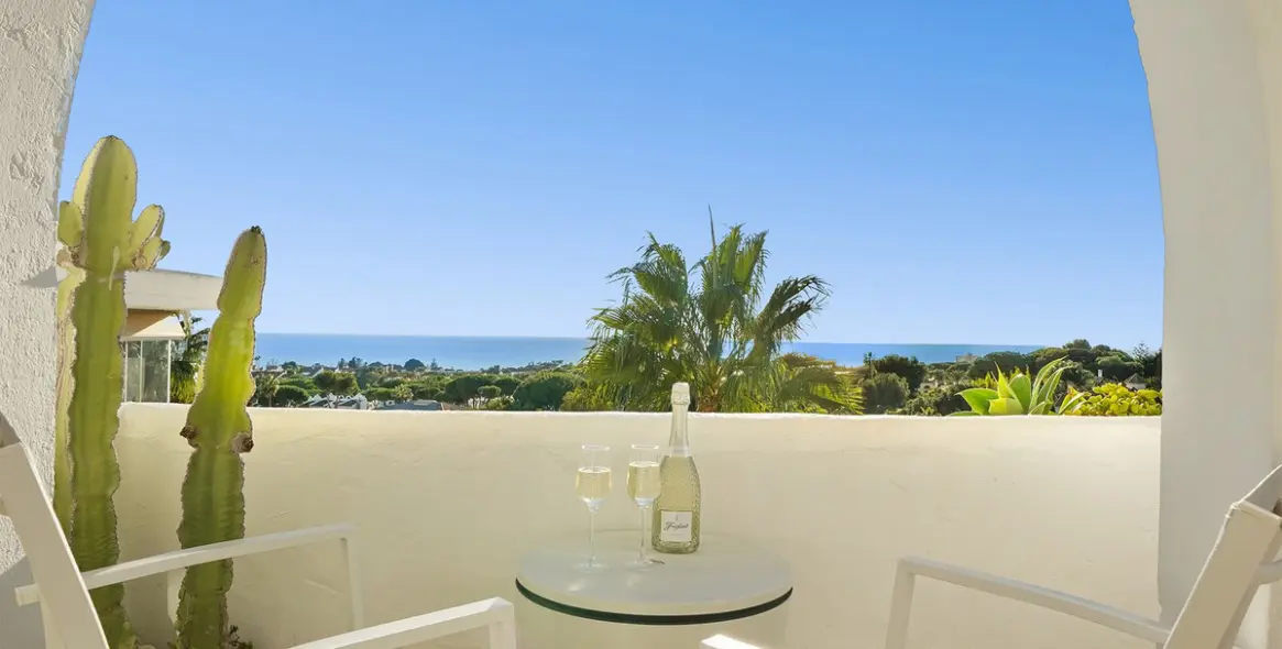 Sale of penthouse duplex in Reserva de Marbella 16