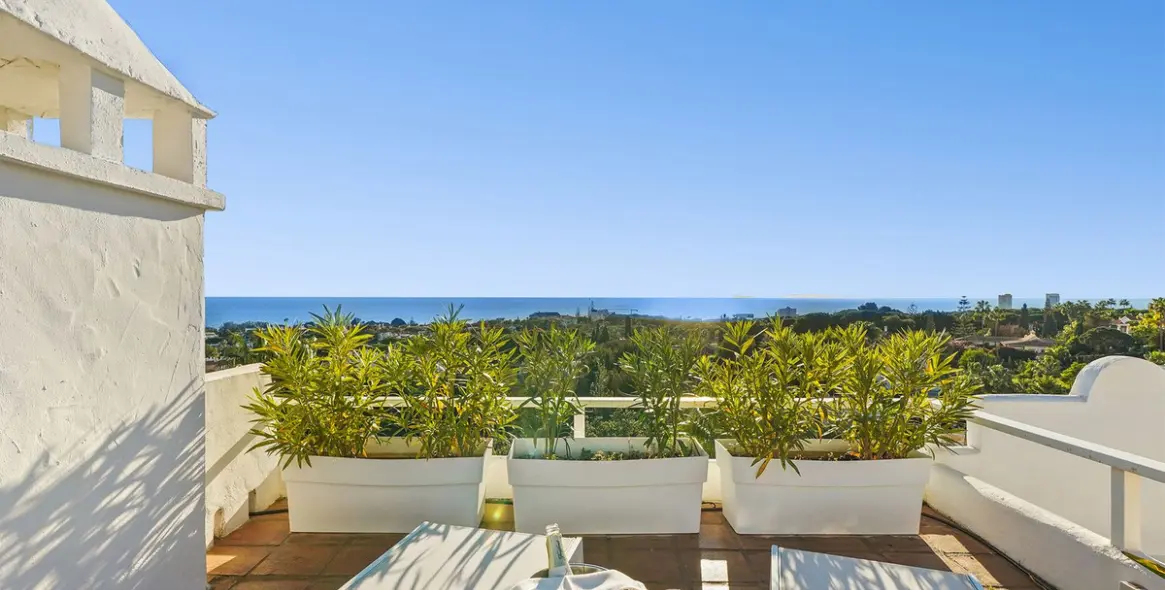Sale of penthouse duplex in Reserva de Marbella 18