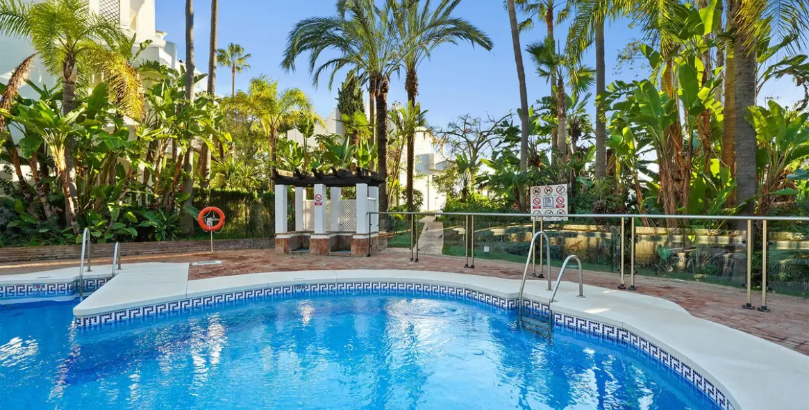 Sale of penthouse duplex in Reserva de Marbella 20