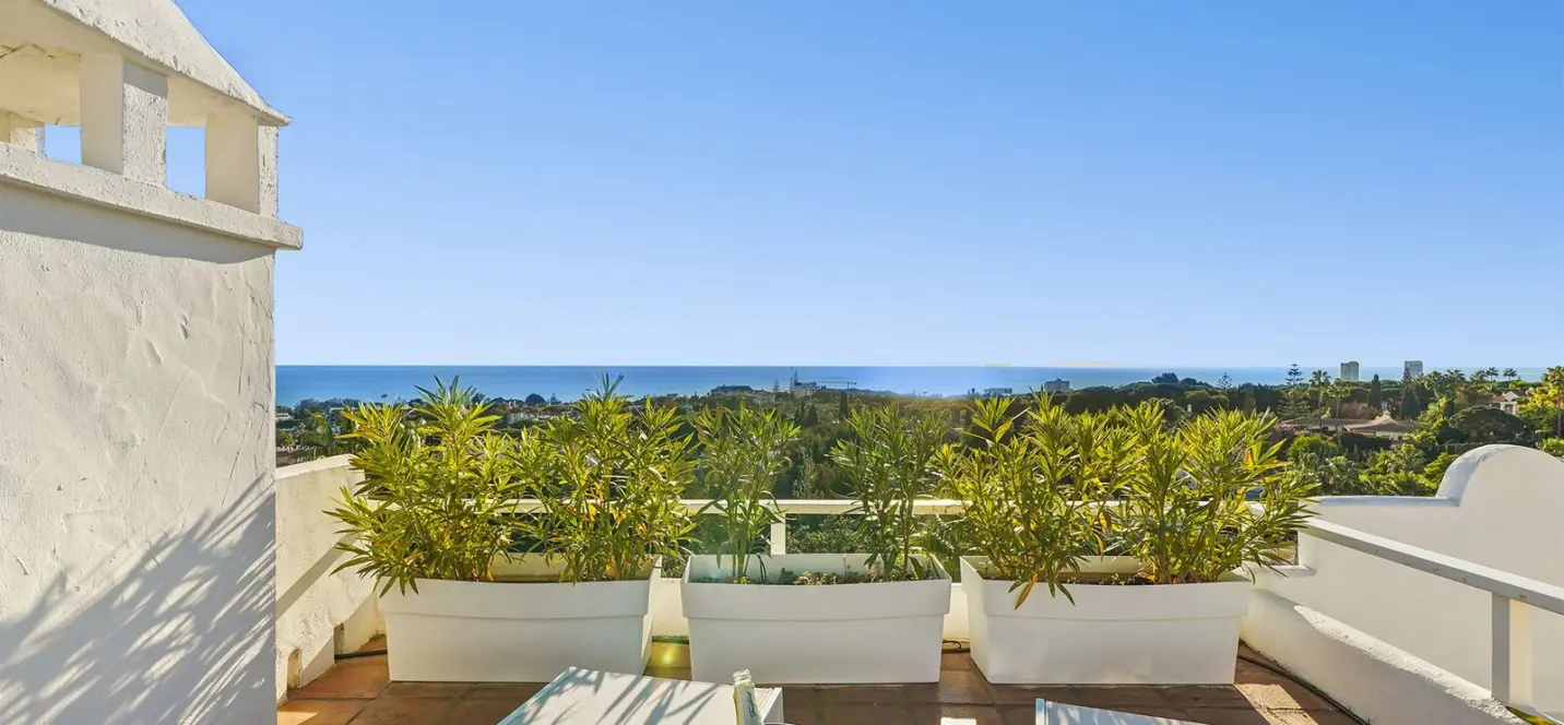 Продажа двухуровневого пентхауса в Reserva de Marbella 2