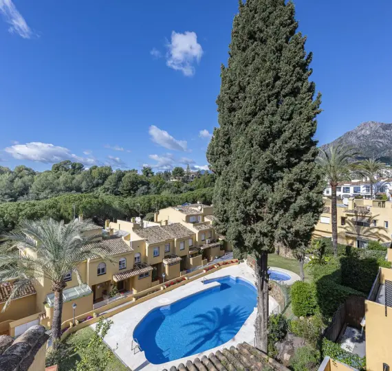 Venta de casa pareada en Marbella