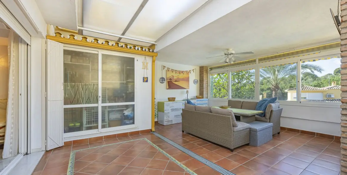 Продажа дома на две семьи в Marbella 4