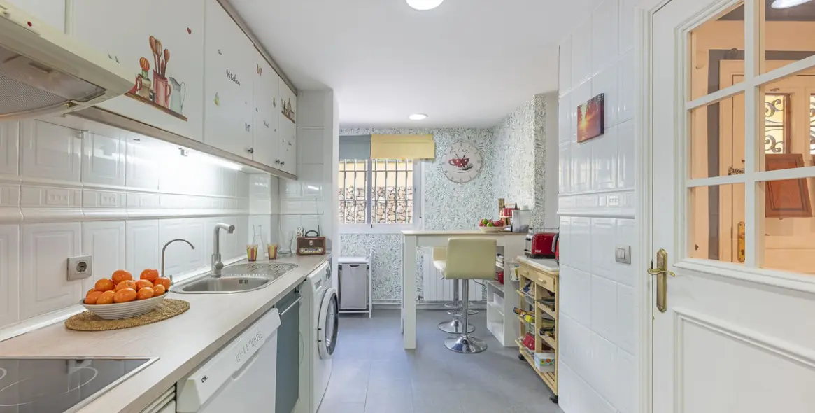 Продажа дома на две семьи в Marbella 9