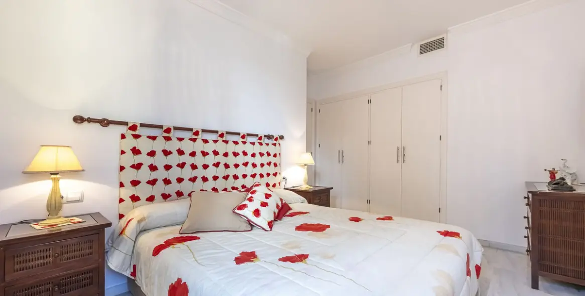 Продажа дома на две семьи в Marbella 13