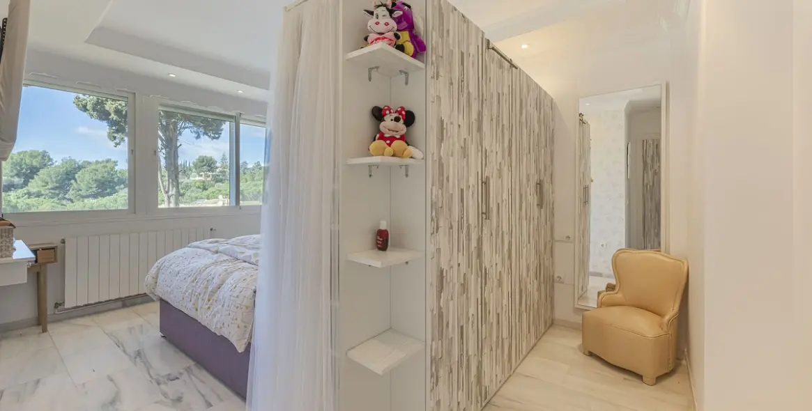 Продажа дома на две семьи в Marbella 20