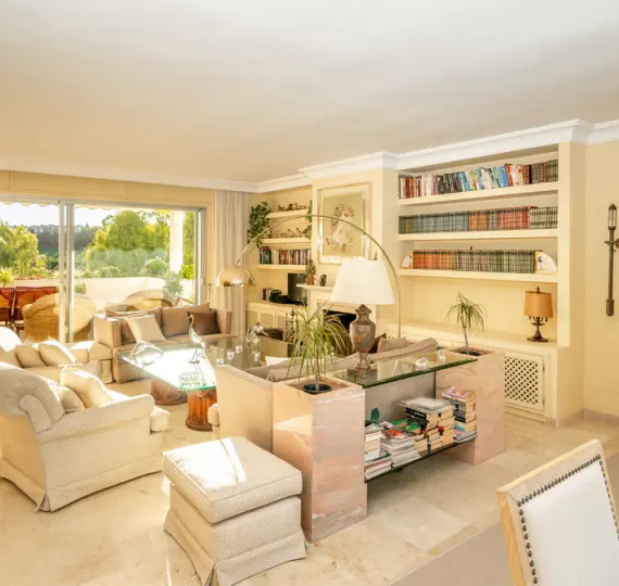 Продажа апартаментов на первом этаже в Guadalmina Alta