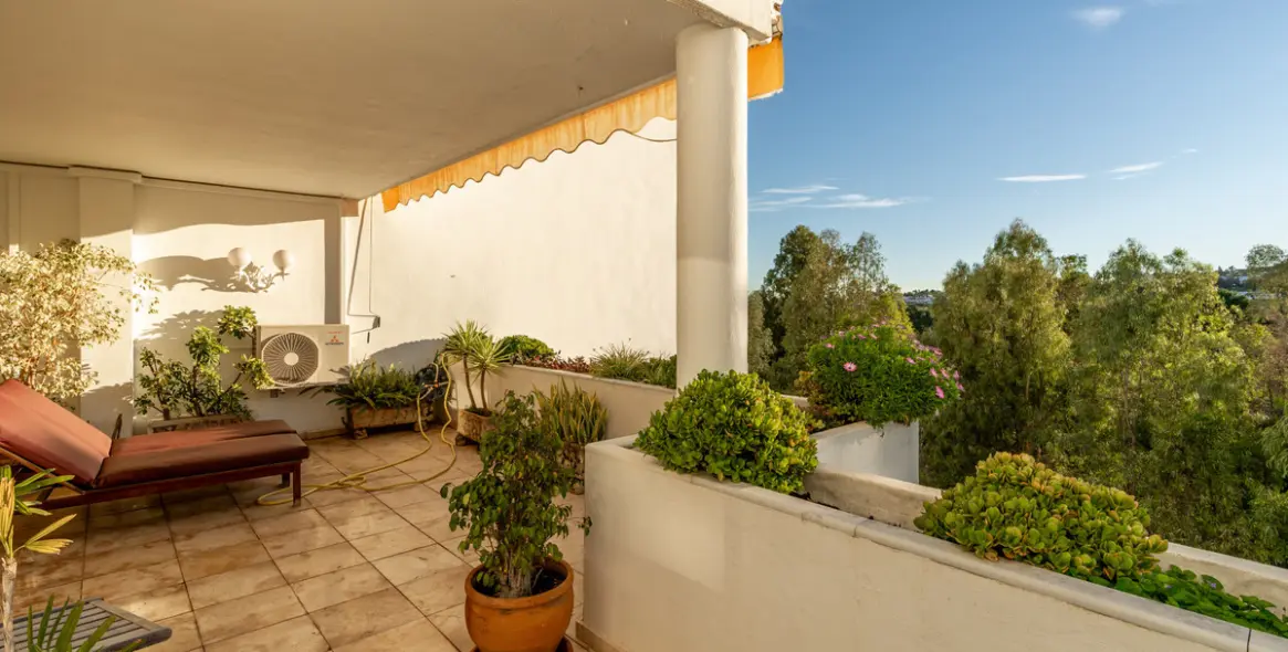 Продажа апартаментов на первом этаже в Guadalmina Alta 3