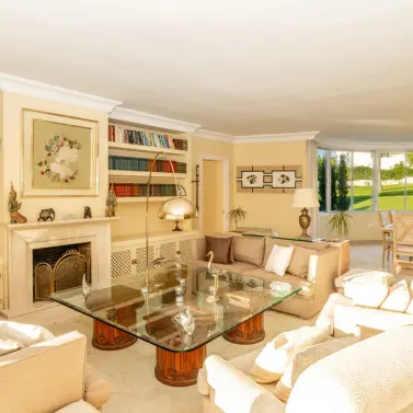 Продажа апартаментов на первом этаже в Guadalmina Alta