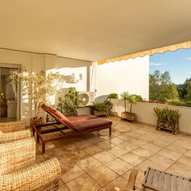 Продажа апартаментов на первом этаже в Guadalmina Alta