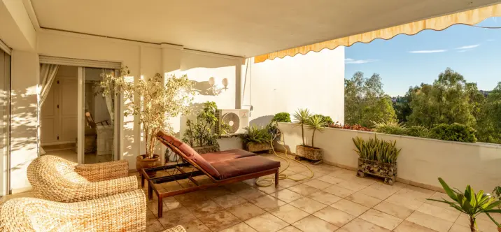 Продажа апартаментов на первом этаже в Guadalmina Alta 2