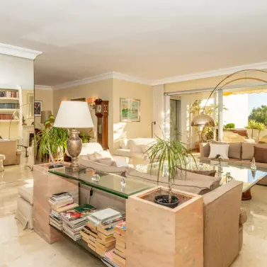 Продажа апартаментов на первом этаже в Guadalmina Alta