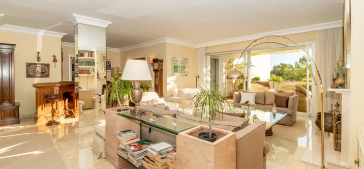 Продажа апартаментов на первом этаже в Guadalmina Alta 4