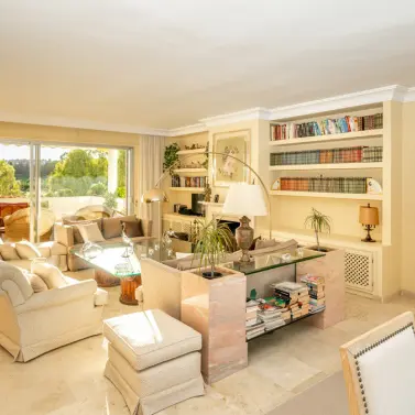 Продажа апартаментов на первом этаже в Guadalmina Alta