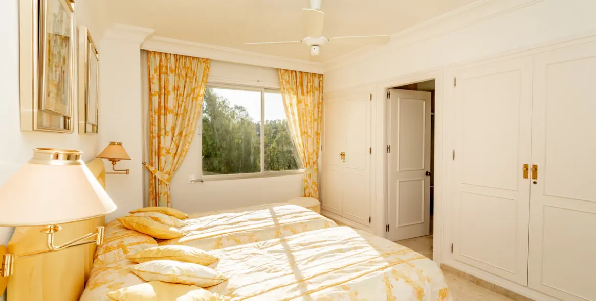 Продажа апартаментов на первом этаже в Guadalmina Alta 20