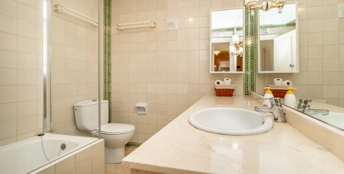 Продажа апартаментов на первом этаже в Guadalmina Alta 25