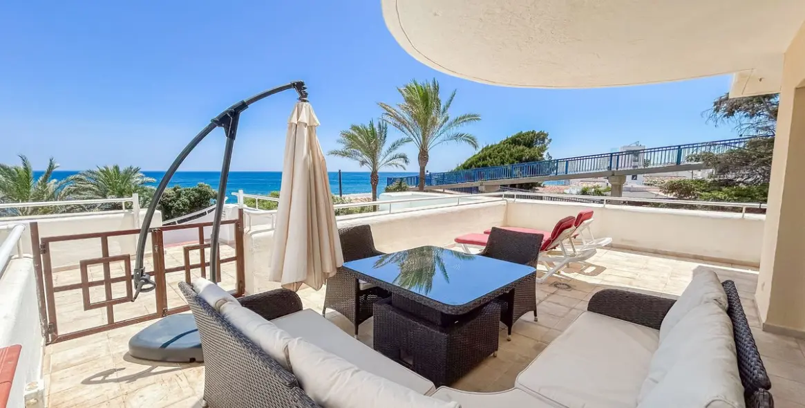 Sale of middle floor apartment in Estepona (district Estepona) 2