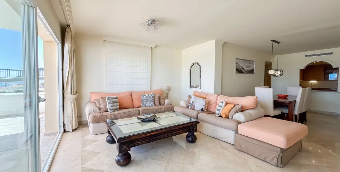 Sale of middle floor apartment in Estepona (district Estepona) 6