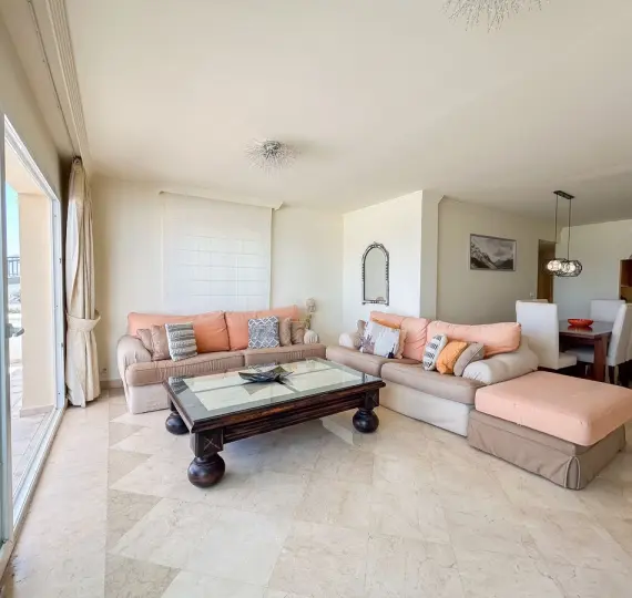 Middle floor apartment R5125003