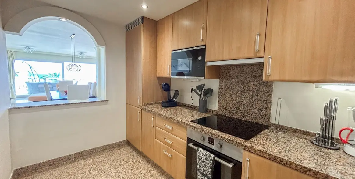 Продажа апартаментов на среднем этаже в Estepona 11