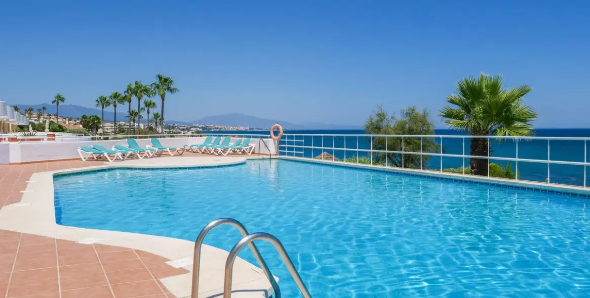 Продажа апартаментов на среднем этаже в Estepona 21