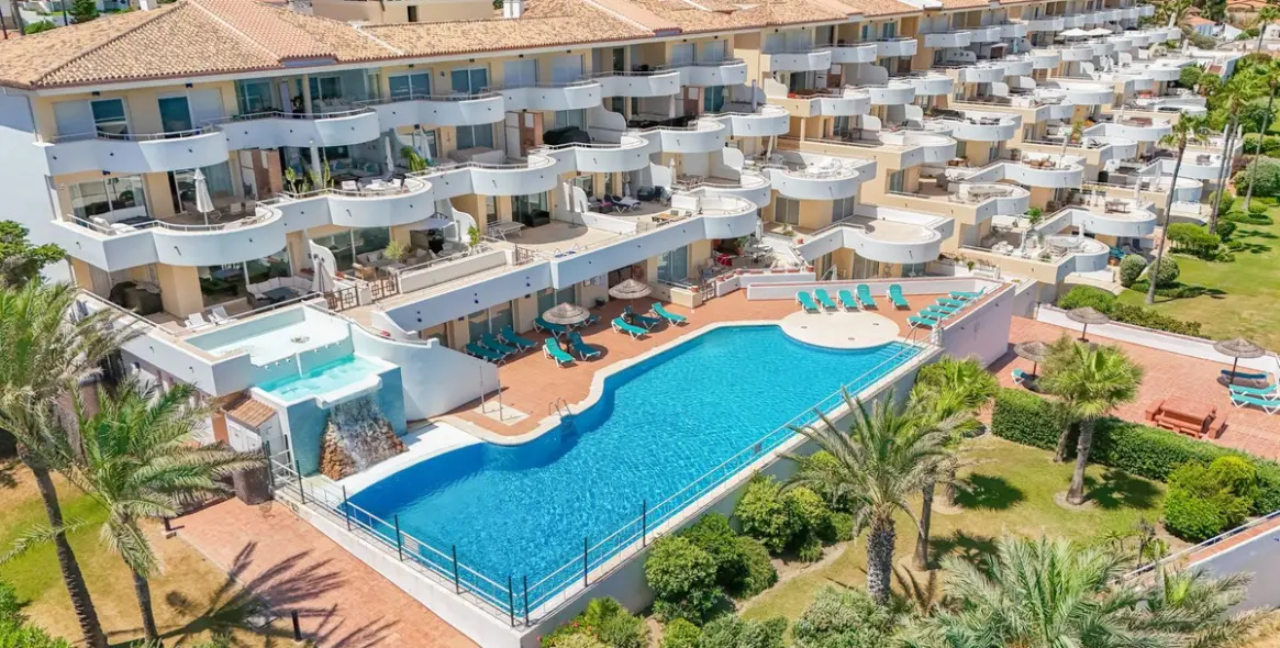 Продажа апартаментов на среднем этаже в Estepona 23