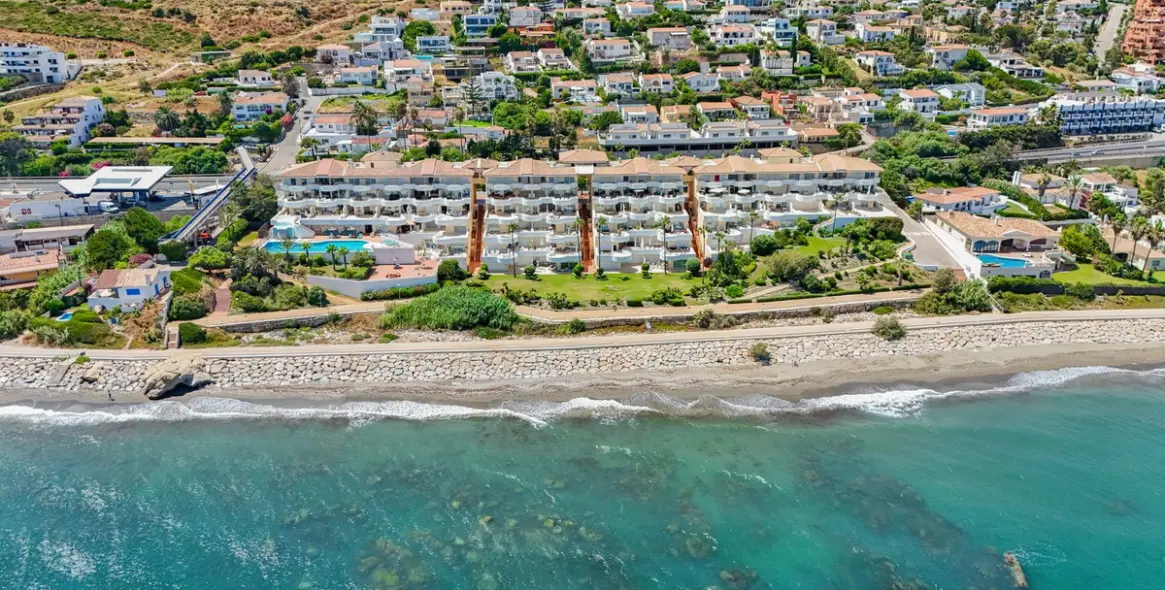 Продажа апартаментов на среднем этаже в Estepona 26