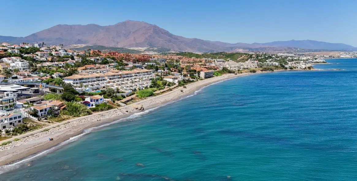 Продажа апартаментов на среднем этаже в Estepona 27