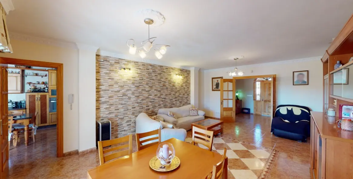 Продажа  отдельно стоящей виллы в Alcaucín 21