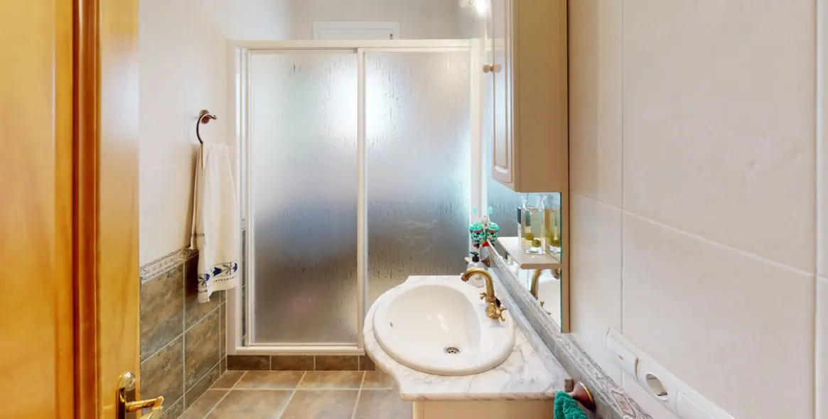 Продажа  отдельно стоящей виллы в Alcaucín 29