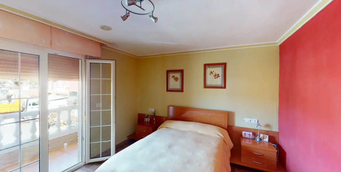 Продажа  отдельно стоящей виллы в Alcaucín 36