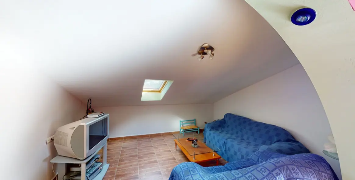 Продажа  отдельно стоящей виллы в Alcaucín 47